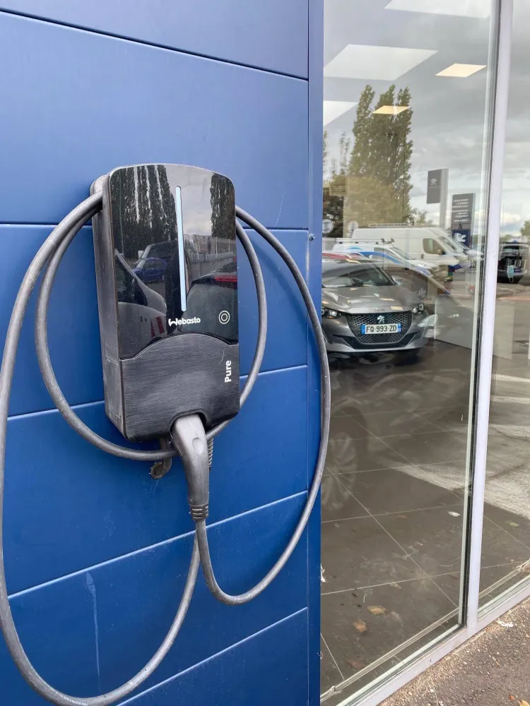 Recharge voiture électrique près de Riom